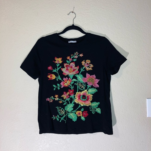 Zara Tops - Zara floral short sleeve tee